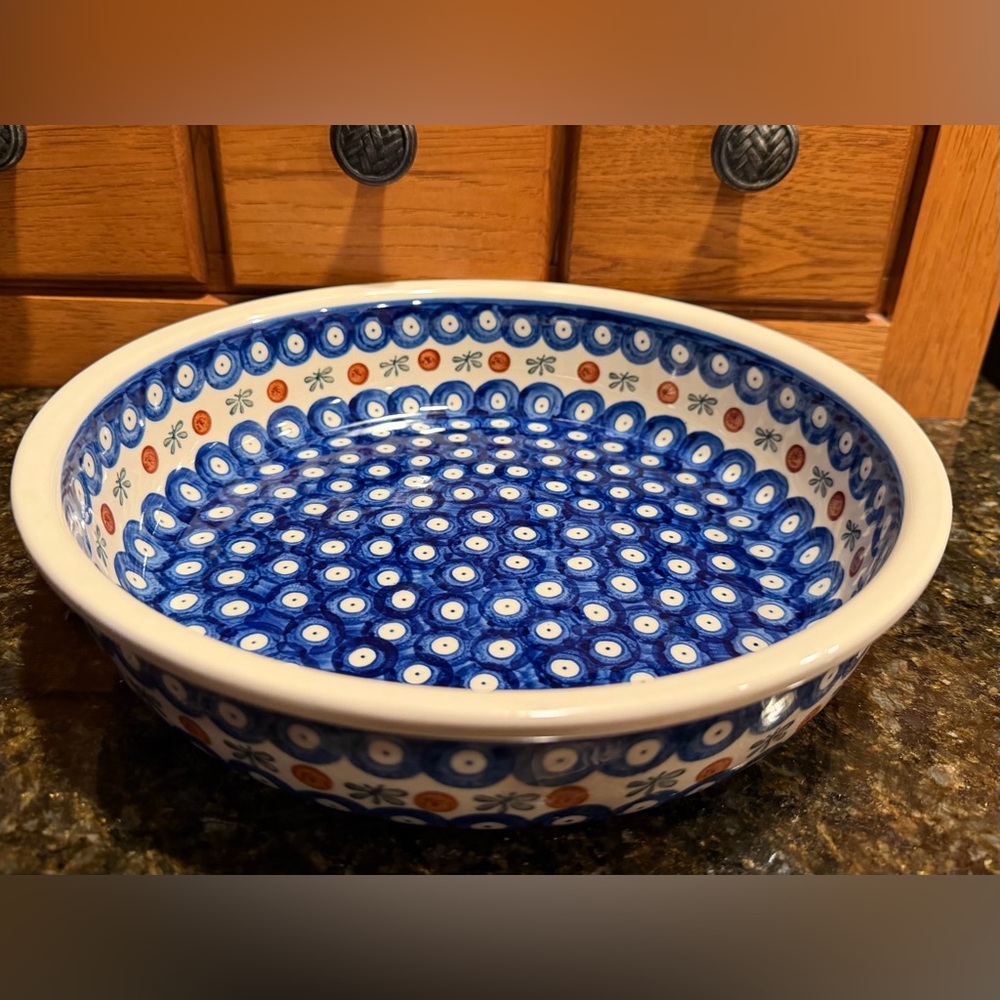 Boleslawiec Polish Pottery 10" Round Baker in Mosquito Pattern New
